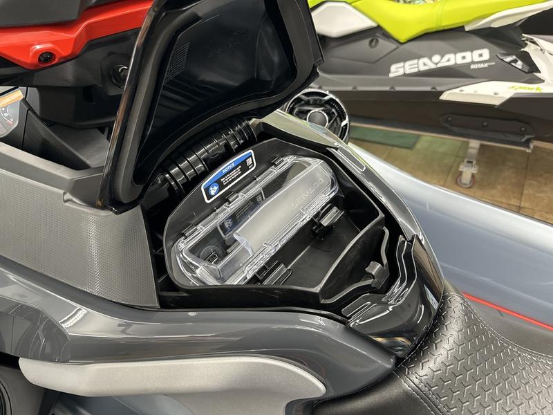 09E0D33F-EDF5-49CC-AE64-1D4208C34F67