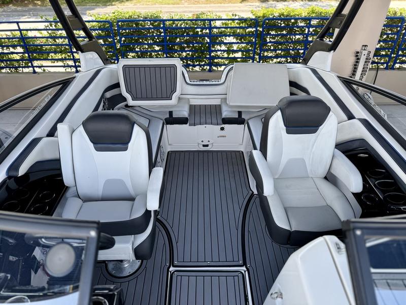 0B94D891-006E-417D-876B-417EC9B57A17