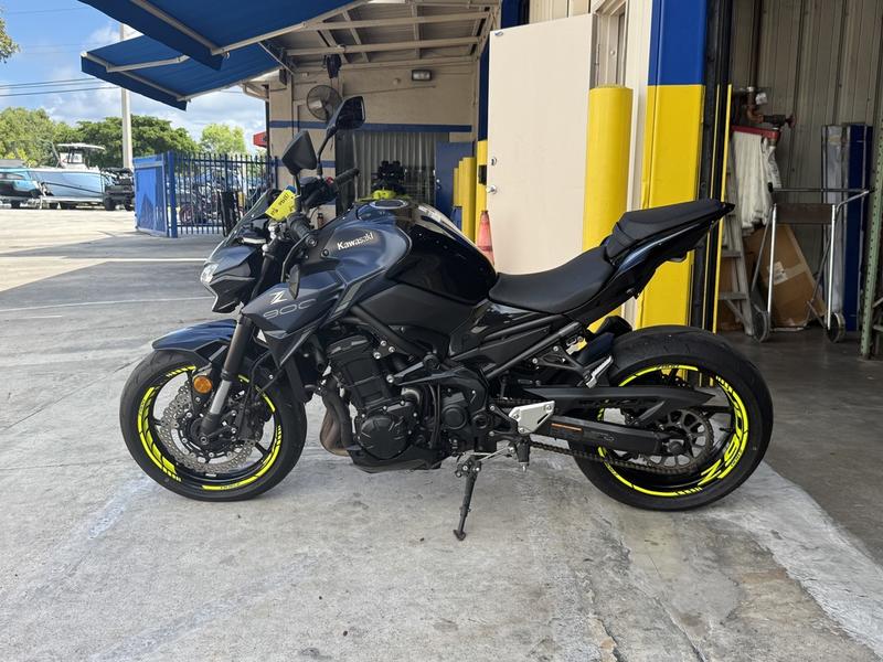 0EC07751-12D3-416C-B8AF-25D19C0C5E34