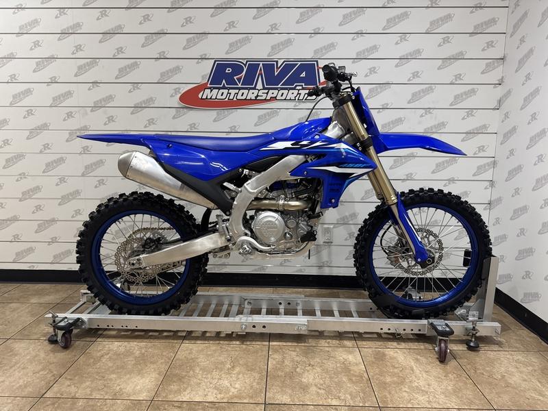 0FE72580-4FCA-4BEB-8EA2-0052D0B25799