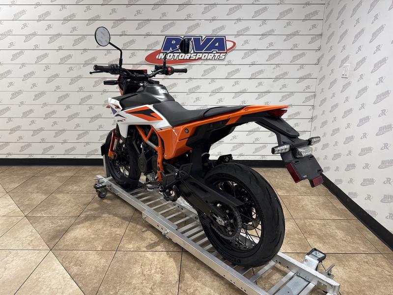 156A173E-FD08-4E40-930E-2263B9C2621C