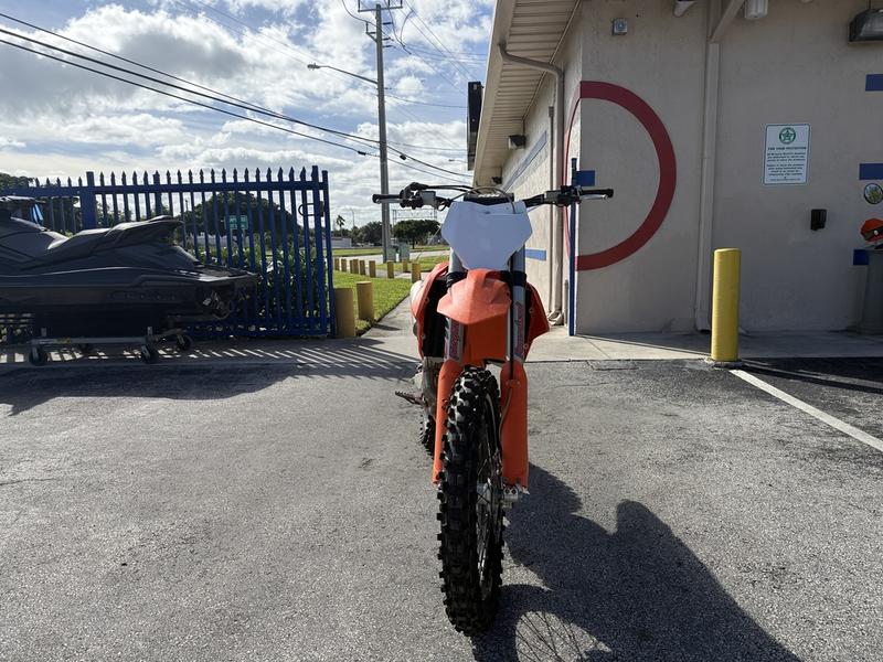 17A6E119-C71F-4842-A4DE-6AA0A62C299C