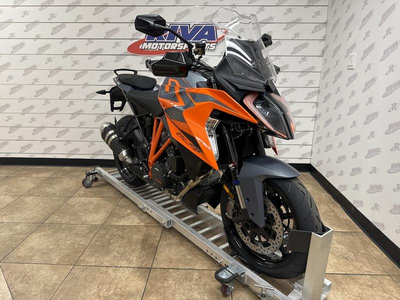 18CA8D42-7F1C-4C43-81CA-6F94C192EE17