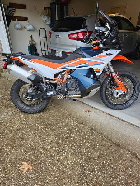 1C5ED306-716C-42F5-AED9-F6B8372E694A