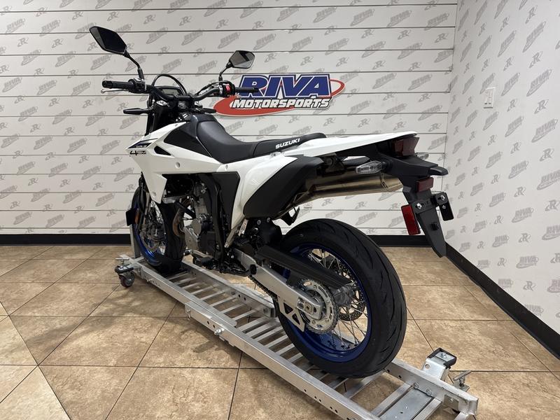 1CAC0547-DB61-459F-B561-594C1E506A86