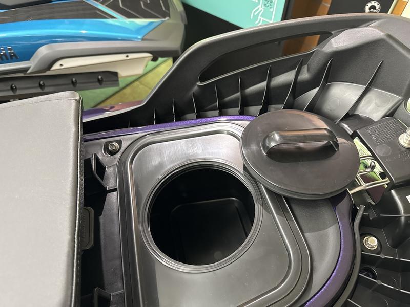 208842BF-924A-4255-89D1-338FDAF9C983