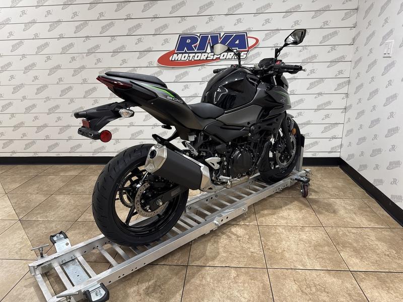 242DD6D8-0439-4ECB-94C3-6910BA548217