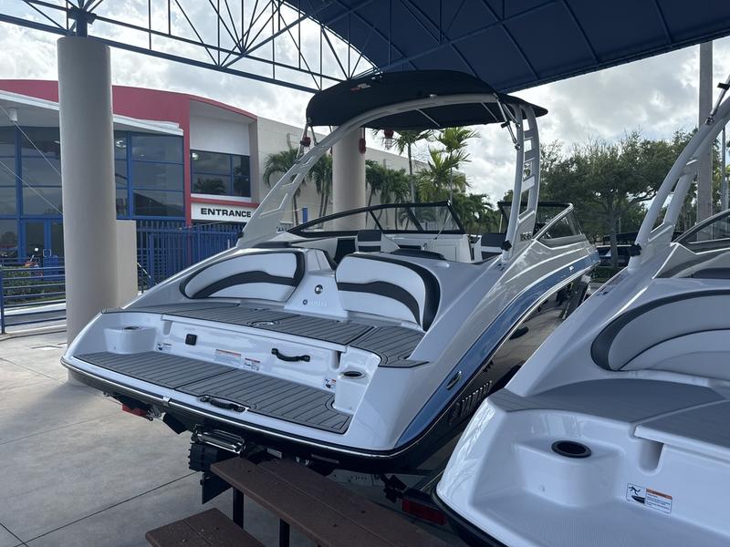 248B6A55-4FC0-4918-83EF-36EAC1B08FE0