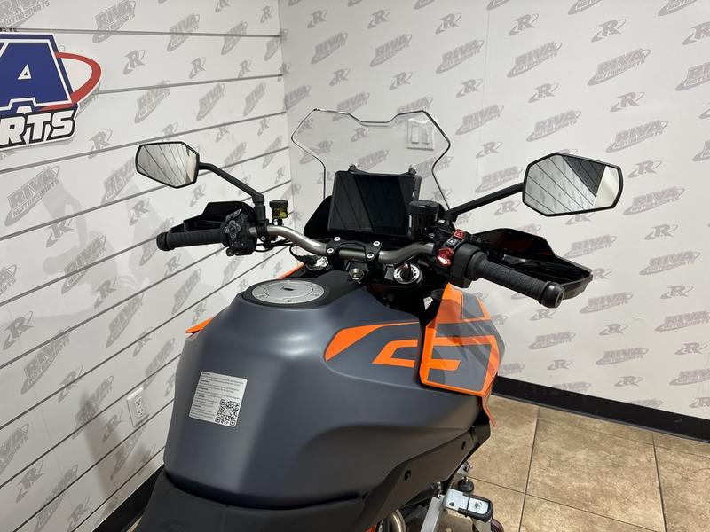 259D617E-2672-4256-BFBD-2CF79B2359CC