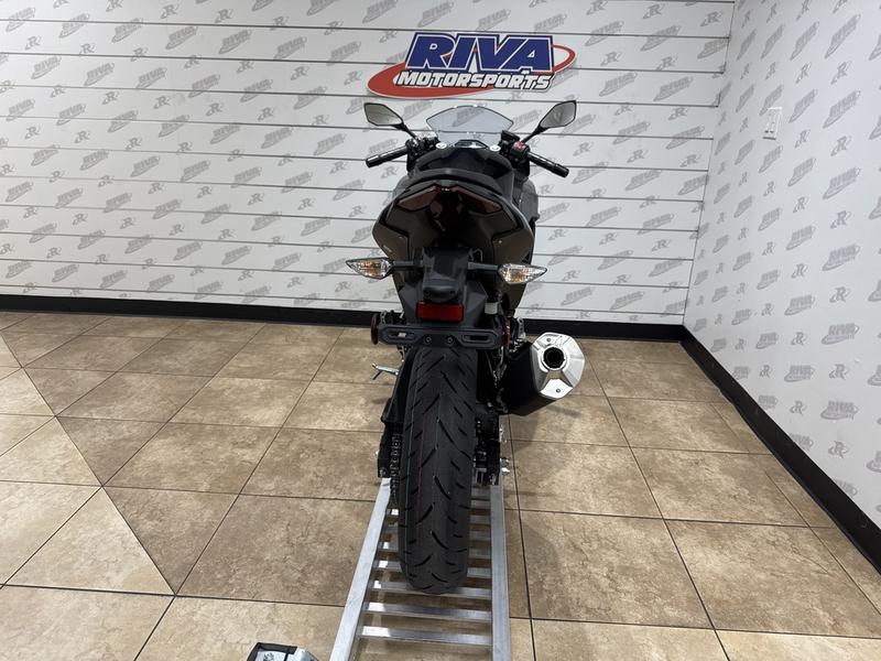 2E94AFA0-3B7C-4174-B31B-25BFDE937822