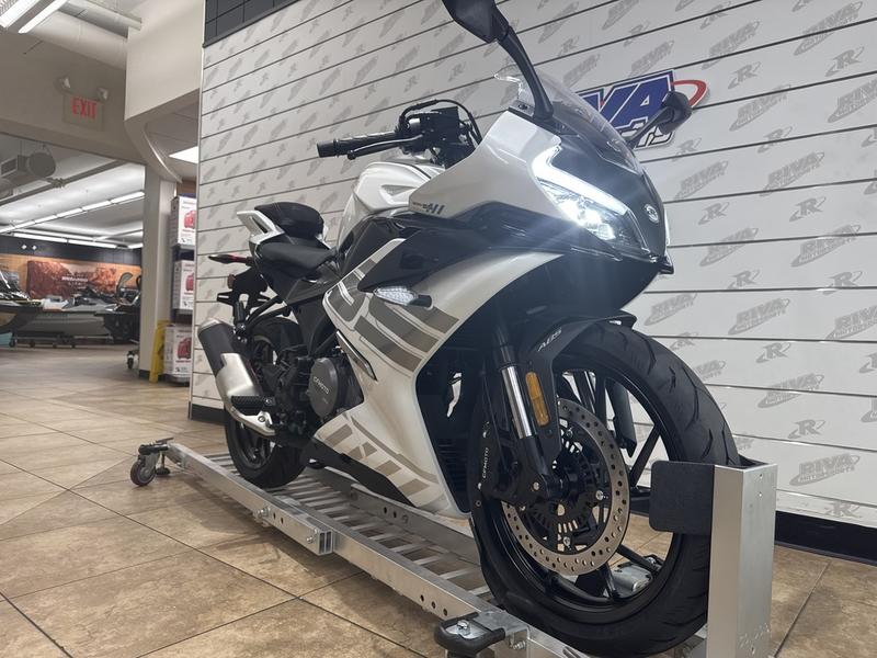 3731E5DC-1AD3-436C-9895-B53FB17C5E13