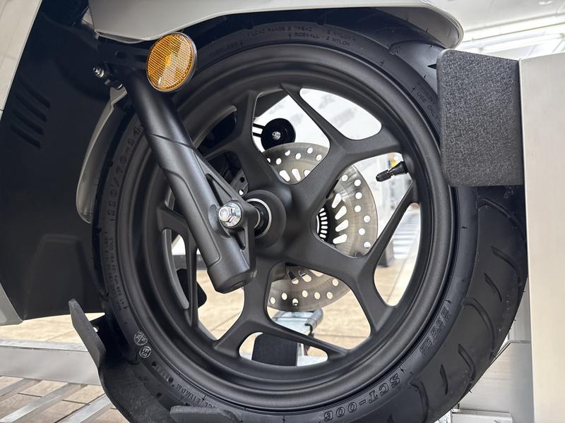 3DCB3433-475B-450B-973B-CAB2D2794C3E