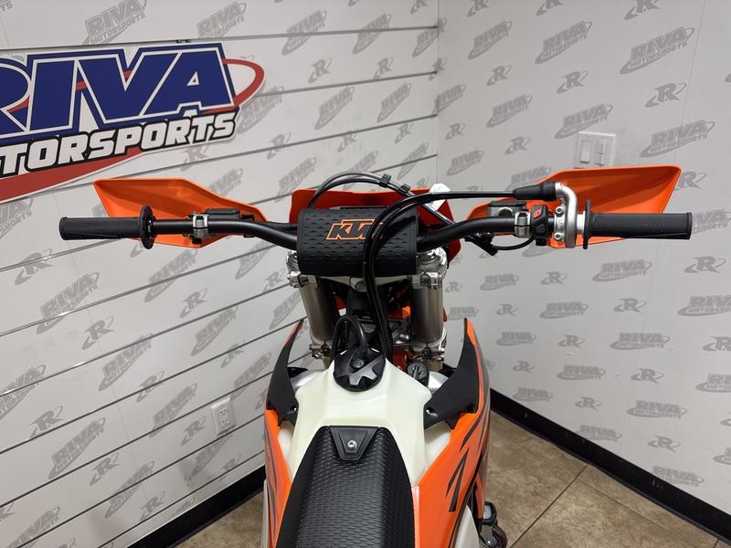 45AA4679-AA8C-475C-9C21-83776668B7FB