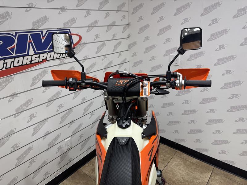 49BC7EC0-ECED-4CBD-9AFA-0B4D0B8EF2BC