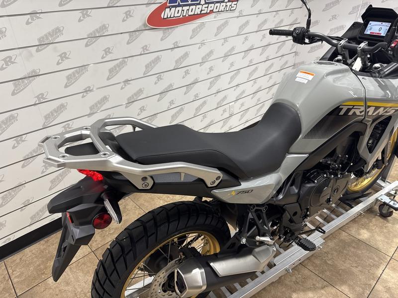 4AA32174-7691-40E5-9A2E-AD7998F6CD0C