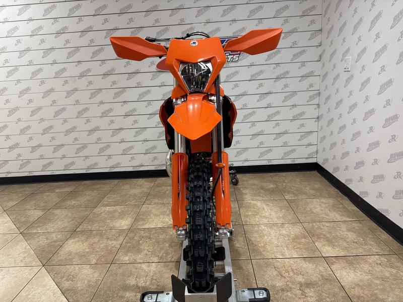 4B012C03-CC33-4730-A8EE-0BFCF0897F7D