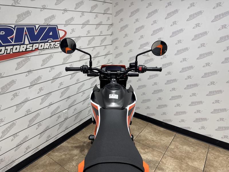 4D493655-A106-41F8-9C07-0F0CB1D48A2B