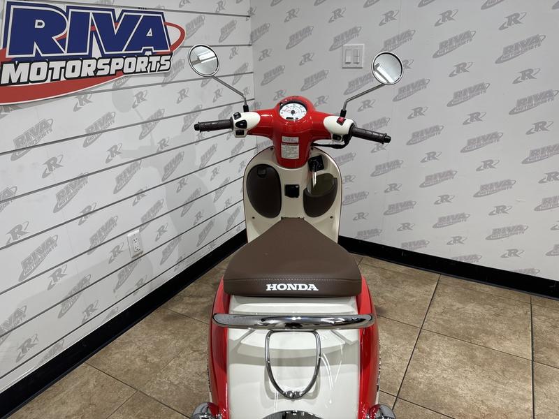 4D77C5B5-061C-4B5D-8D95-BCFDBBA443E0