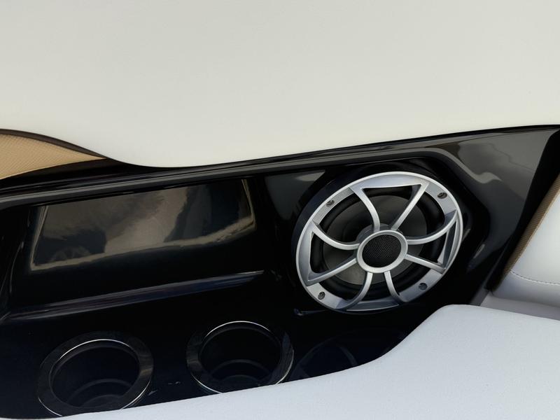 5472708B-A057-4014-A242-89D01D33EEFC