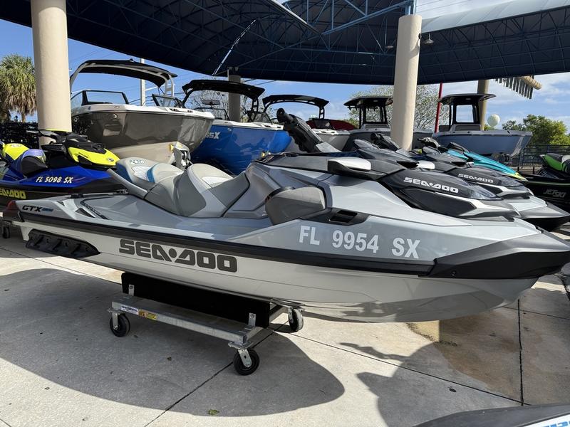 5633BCE5-3300-40D8-AD6E-756345044A2C