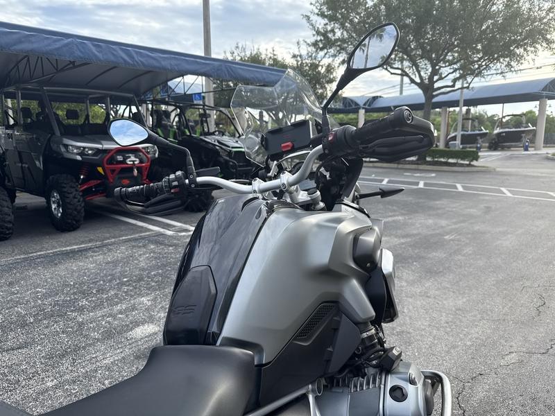 59EC707A-F379-4EA6-AC4E-76EE9E827DD7