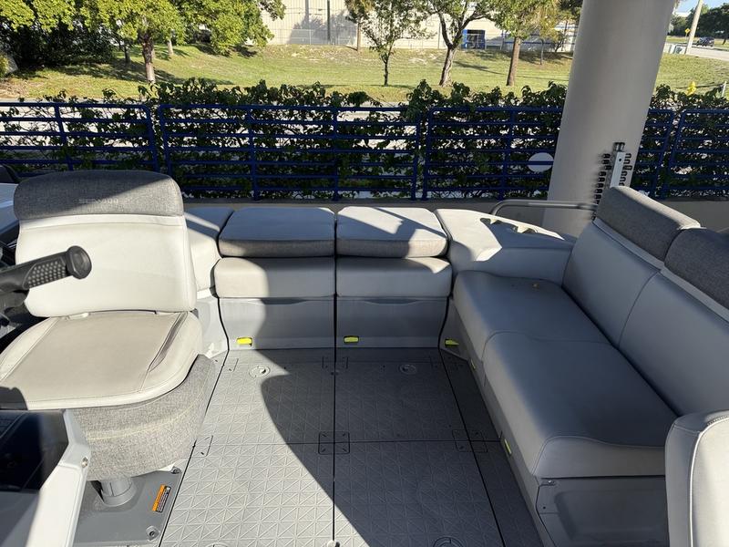 6074A71B-0D3F-4789-823A-0F920EA33539