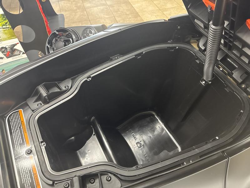 60CC8D5A-4083-4DE8-BF84-E331F86D9225