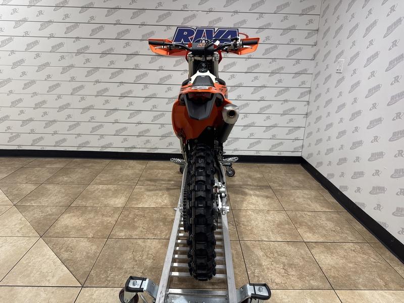 60DC6357-B39F-4FD6-8198-FE2A095C67C4