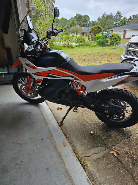 6B7D7C79-F94F-4161-9C1C-0445FCF2A6DD