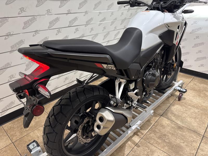 6D24DC3F-9D6C-401B-882C-F24DD89A90FD