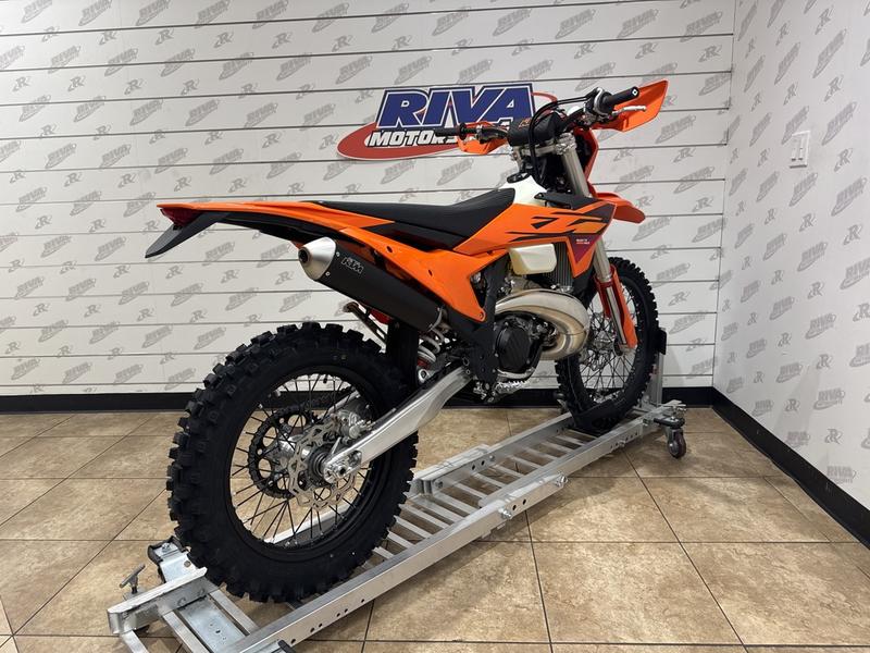 6FF22696-722C-4063-A264-1CA6AD112EBE