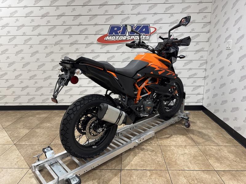 7079CEFA-B6B6-4074-B7D8-F0BA197DFCD6