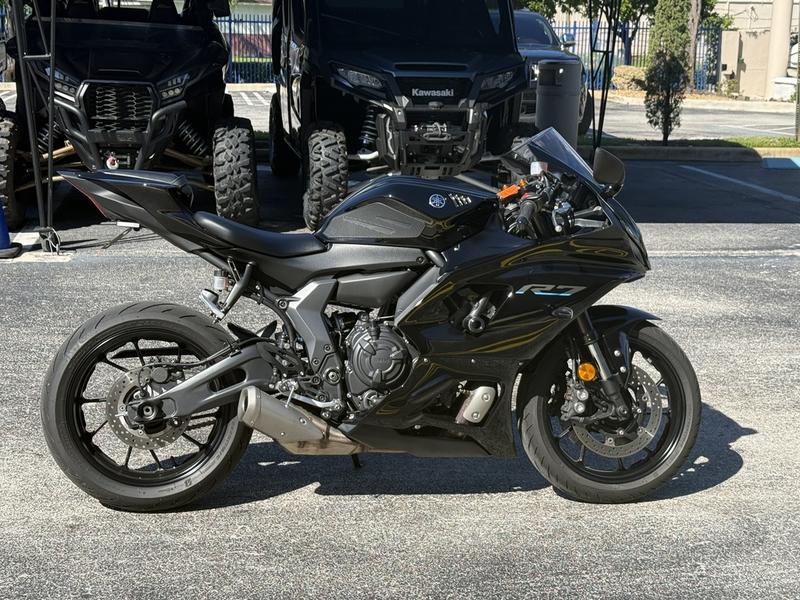 79A497D4-68FF-4DAB-8DF5-0A701E1E3865