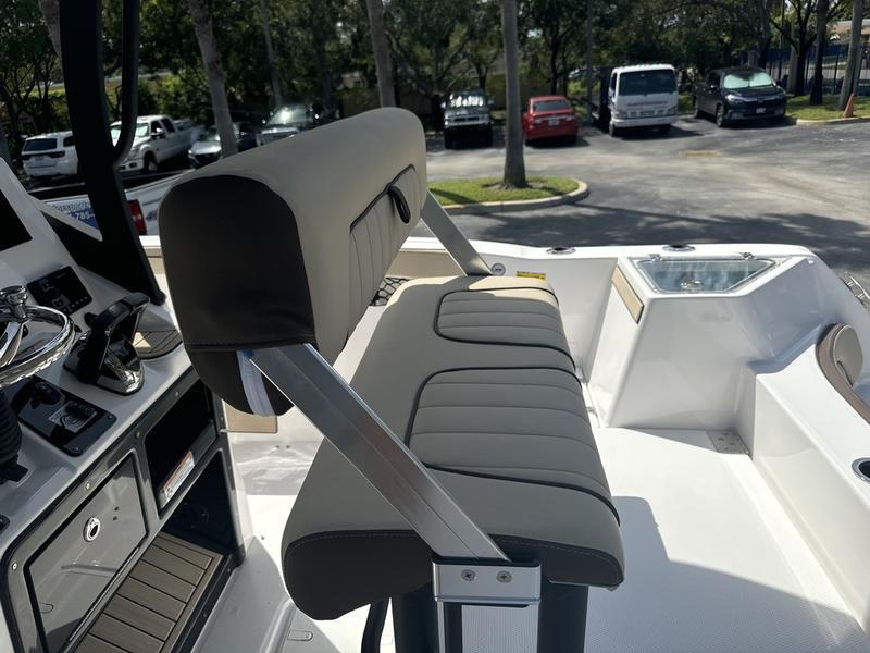 7E0D868F-D999-4DE1-953C-3CEE2C3C0ACC