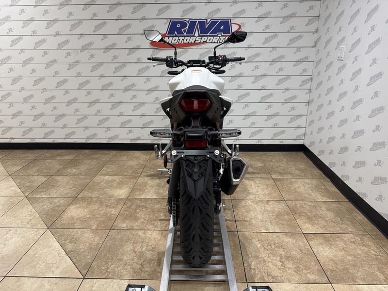 80865D8E-F835-4191-B80B-63100D28890D