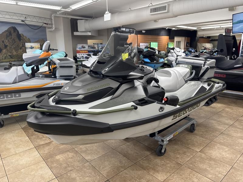 82185F36-18DB-4A82-8895-13908DF5EE1C