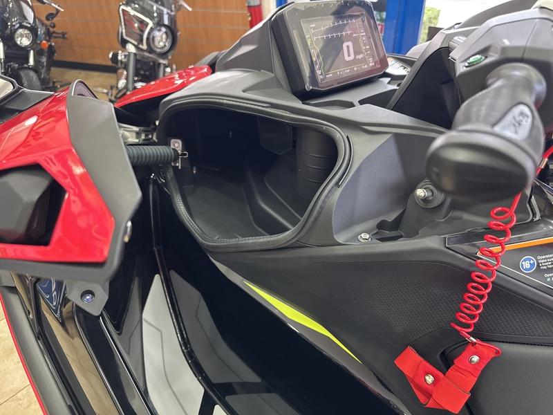 8268BFCE-85AC-493E-B1E1-5024374ACBEB