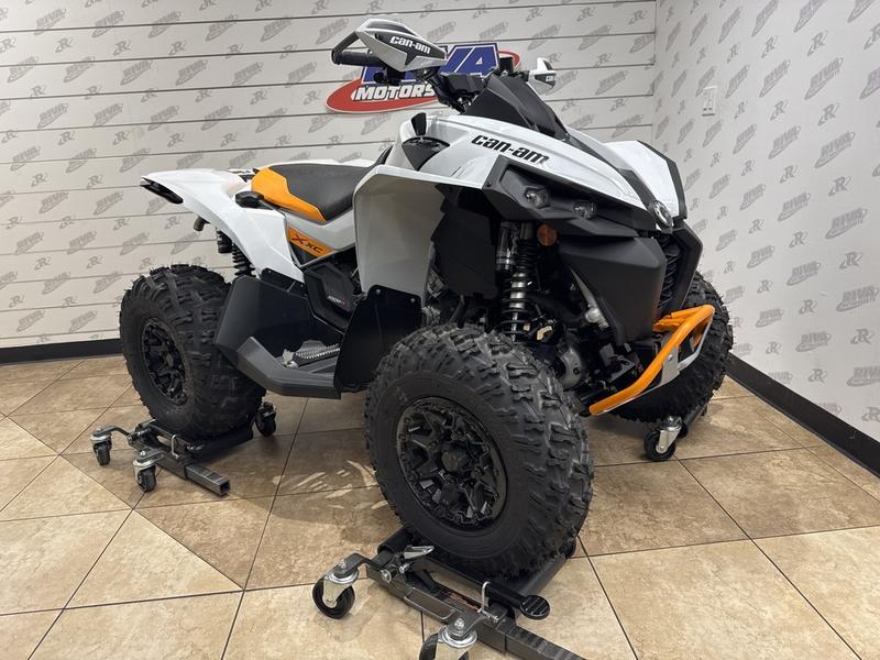 8B1B2D12-13A5-49A9-9CC9-31699848AF33