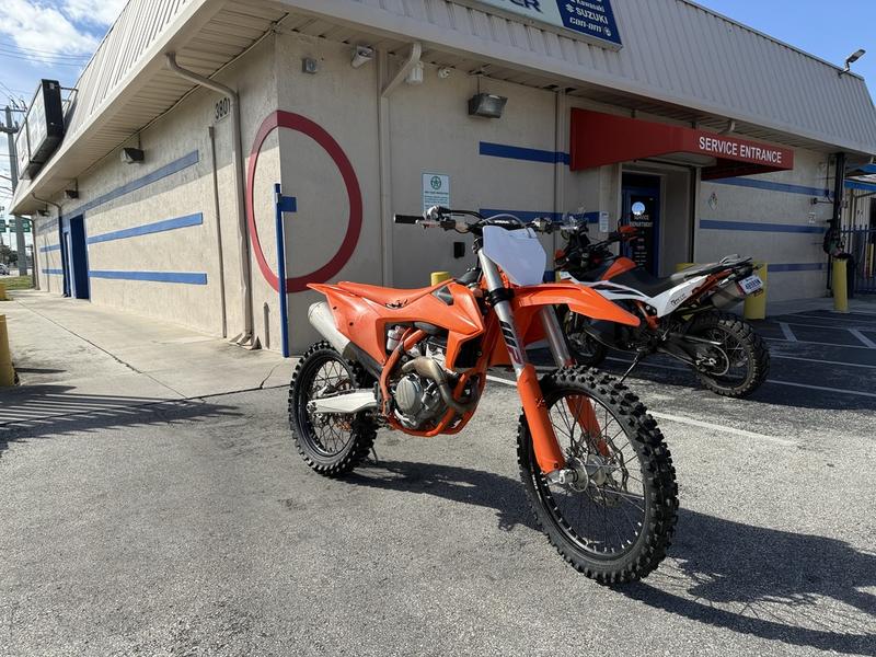 8F0539FD-27E7-4538-86B6-8C0BAAE10CEB