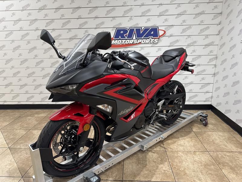 93B87000-035E-41F2-B471-A144D4B4B045