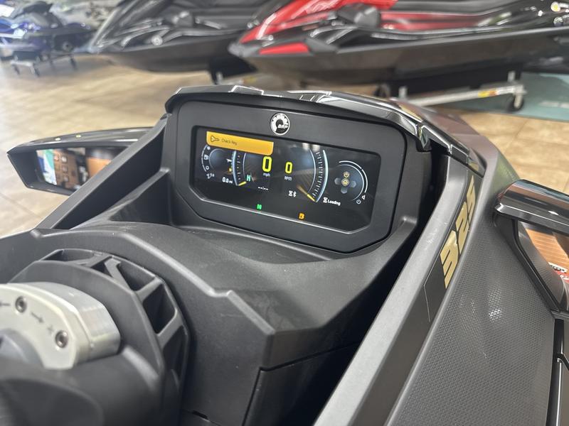 955180EC-E0FD-4136-917E-0FE953BC3640