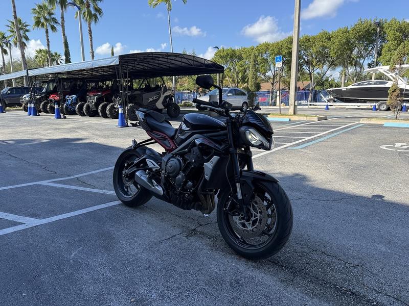 96F69409-A60B-4C1D-B7C4-B33C50206A52