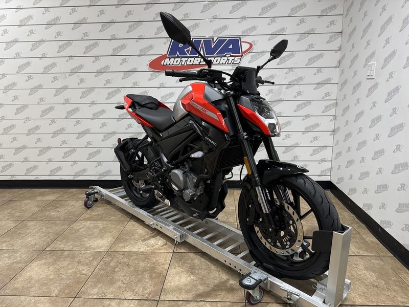 9933A0F2-45EE-4E3B-B592-B709E9F0E95B