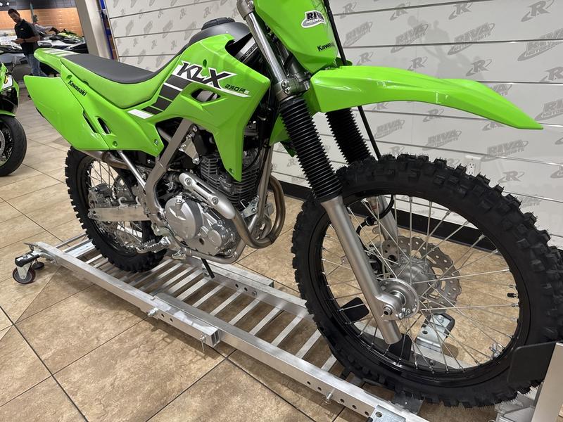 9BF1D518-3BA5-4B9D-BC1D-D4E69ECCF2CB