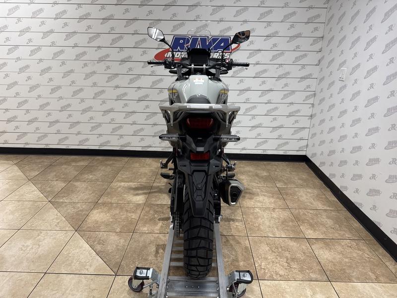 9D8DFB0E-D5D3-4ADF-A7C9-109533B0CE98