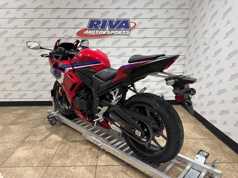 A2BAB1B2-247A-4D6E-9E3B-115C2BEE663E