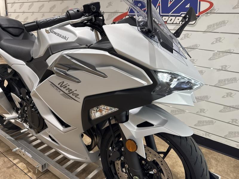 AF311C77-4A3F-4C75-857D-A9F65854C8EB