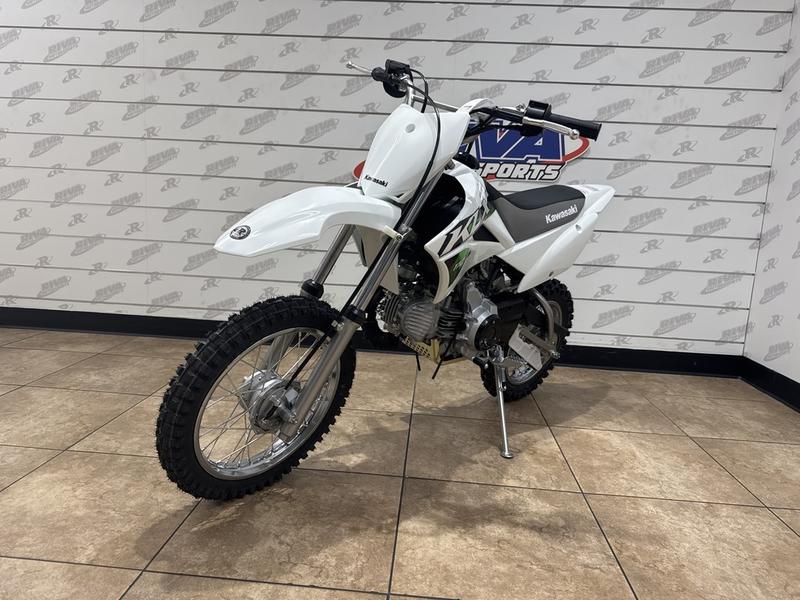 B4C93CE2-0E3A-45A4-A0D3-4B771D570983