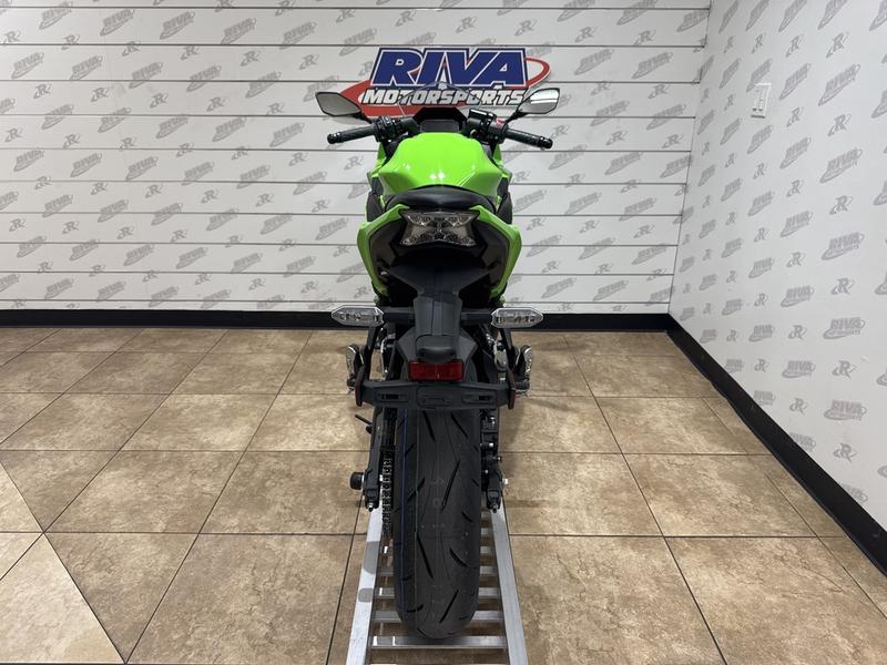 B512B63D-CDB1-4C40-BBF9-8AF113F4699B