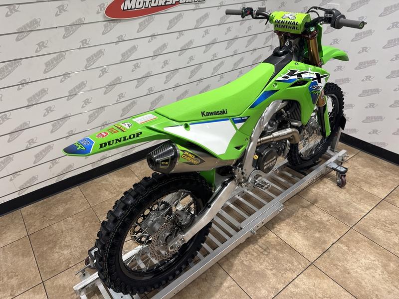 B6AFFD8E-2064-486A-9307-88749682874D